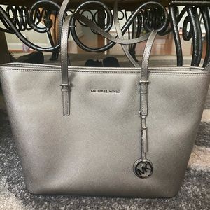 Michael Kors Jet Set Purse
